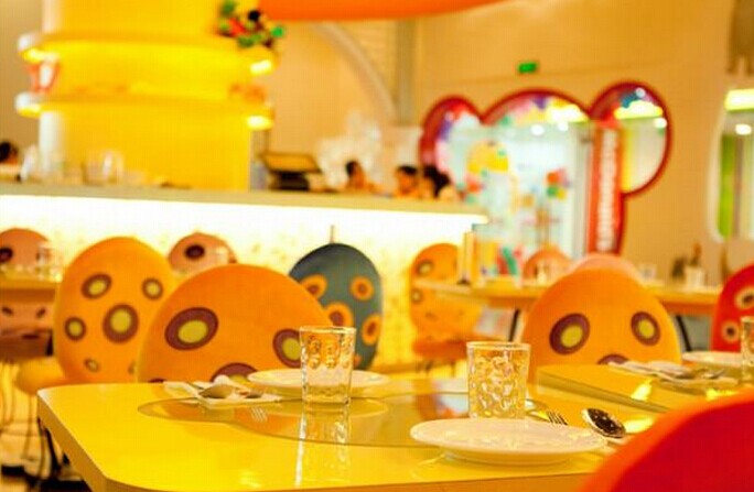 如何打開(kāi)兒童餐飲市場(chǎng)，除了布局主題餐廳，還有啥招？