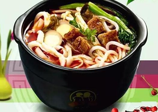 15年憑借一碗土豆粉開(kāi)近千家店，秘訣是什么？|餐飲界