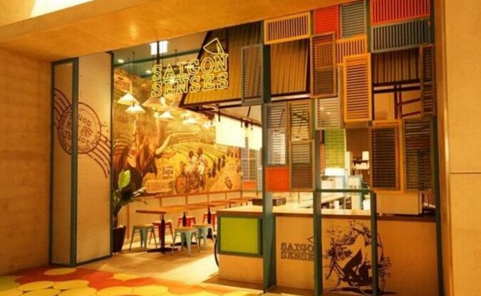 這家賣越南小吃的餐廳摻入了法式風(fēng)情，毫無違和感