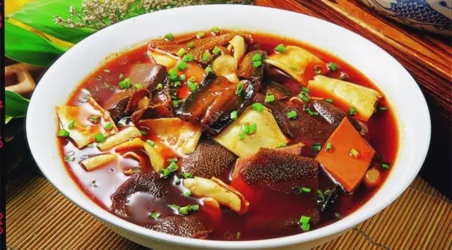 互聯(lián)網(wǎng)狂潮下被顛覆的餐飲業(yè)，死或等死？|餐飲界