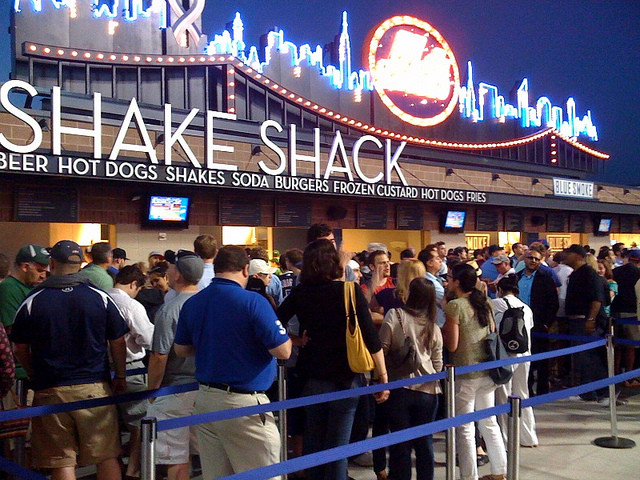 美國“舒食快餐”Shake Shack是如何抓住中產(chǎn)市場的？|餐飲界