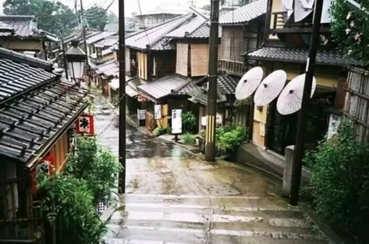 別再說(shuō)“打折促銷很low”了：這家餐企用全年半價(jià)多賺5倍！