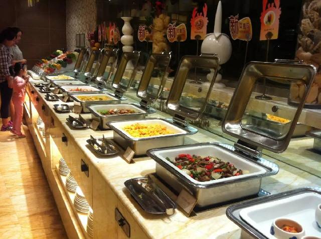  自助餐快沒(méi)法干了，活路在哪里？|餐飲界