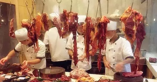 11月6日，“哞哞叫”和深圳名廚委員會的大師共同見證“?！钡膫髌?></a>
          <div> <a href=
