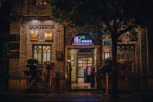 跨界做餐飲，單店日均流水43萬，已經(jīng)火爆了四年|餐飲界