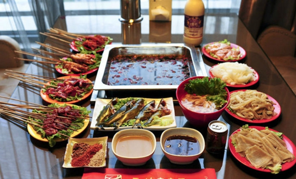 玉林串串香，這家擁有21年歷史的串串店到底是怎么活下來(lái)的？|餐飲界