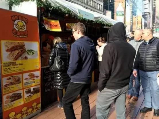 投行副總裁辭職賣煎餅！100元一個，紐約人還紛紛排隊(duì)？|餐飲界