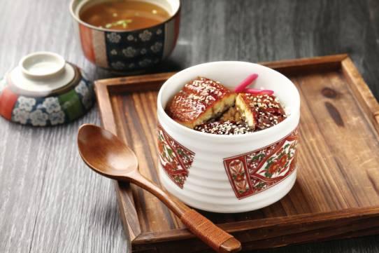 食材成本占了80%，他賠了1500萬；最終鰻步靠一款單品爆紅|餐飲界