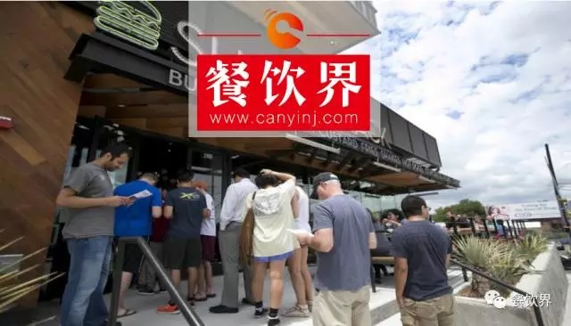 和麥當勞唱反調，要將漢堡包賣出格調，“Shake Shack”為啥能受到年輕人追捧？