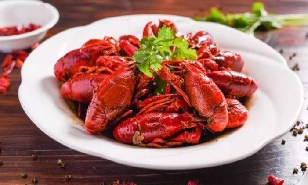 靠一碗蓋澆飯，獲海底撈近千萬元投資