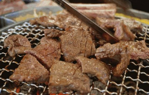 餐飲新騙術(shù)：小伙吃了一頓烤肉，準(zhǔn)備買房交首付的55萬沒了