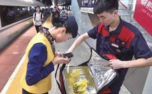 不爭外賣競價排名，利用這種操作，吸引了10多萬的忠實粉絲