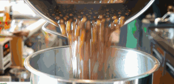 一杯奶茶=8罐紅牛！你們愛喝的COCO、貢茶等暢銷奶茶，還敢喝嗎？