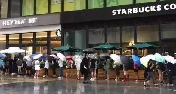 臥底喜茶北京代購群：排隊(duì)沒升級，黃牛卻“升級”不少