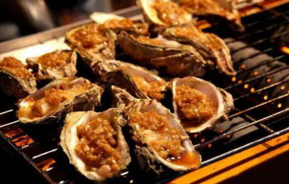 5000元開店賣生蠔，燒烤小伙2年成酒店集團老總！秘訣就7個字?。?></a>
          <div> <a href=