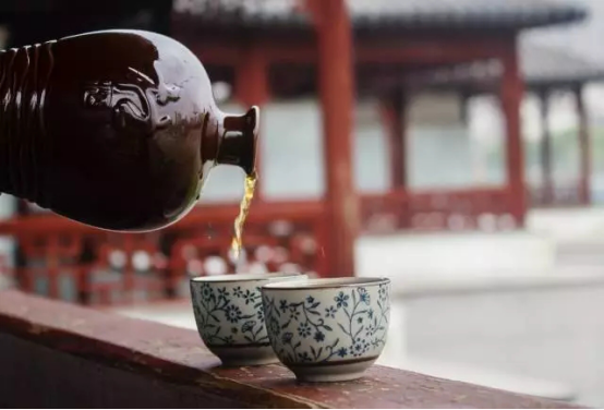 耘林黑杜酒拔草：百年工藝，古法釀造果然名不虛傳！|餐飲界