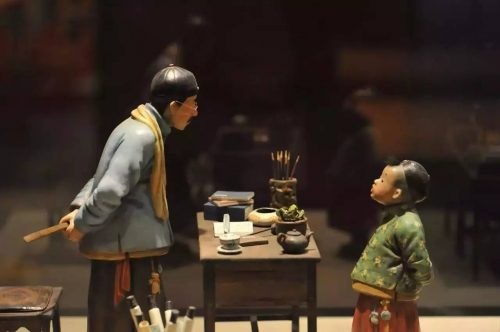 狗不理、大麻花，那是給外地人吃的，煎餅果子才是天津衛(wèi)的真愛！