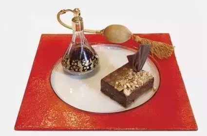 美國(guó)紐約曼哈頓出現(xiàn)最貴甜品，真心吃不起！|餐飲界