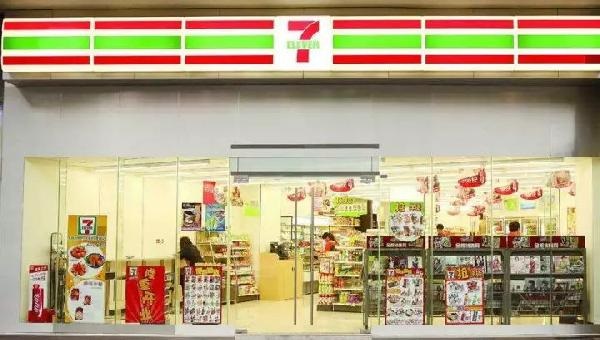 3年少賣80億包，一個明星爆品如何走下神壇