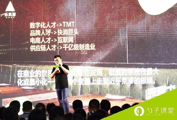 聽說你五行缺人，所以你知道“挖人”的正確姿勢嗎？