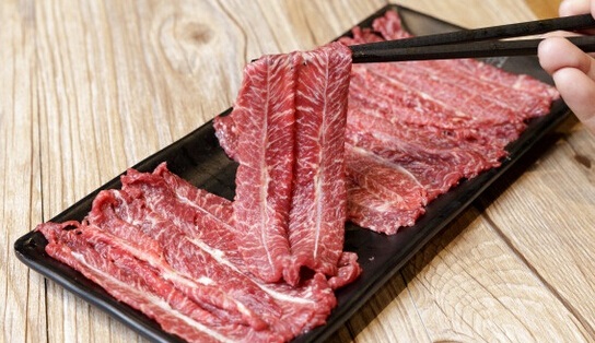 這個城市400多家潮汕牛肉火鍋，今冬只剩下101家，原來被串串香給頂了