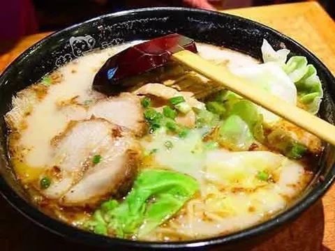 “5年千店”計(jì)劃泡湯、業(yè)績(jī)連續(xù)3年下滑，味千拉面為何身陷“中年危機(jī)”？