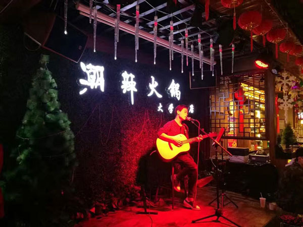 畢業(yè)就創(chuàng)業(yè)，大學生選擇哪個火鍋品牌才能穩(wěn)賺第一桶金