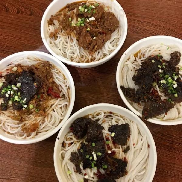 我們常德人的一天，是從嗦一碗米粉開始的