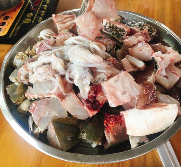 只賣一道清水煮“菜”，它卻火了20年