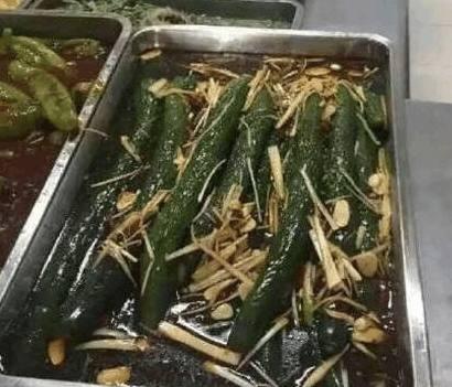 食堂大媽又出新菜啦！綠雞腿炒火龍果靠邊站，這才是黑暗料理！|餐飲界