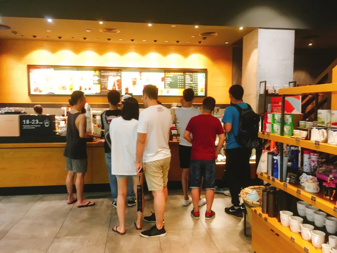 茶、咖不分家！喜茶與星巴克的成功有何共性？｜餐見|餐飲界