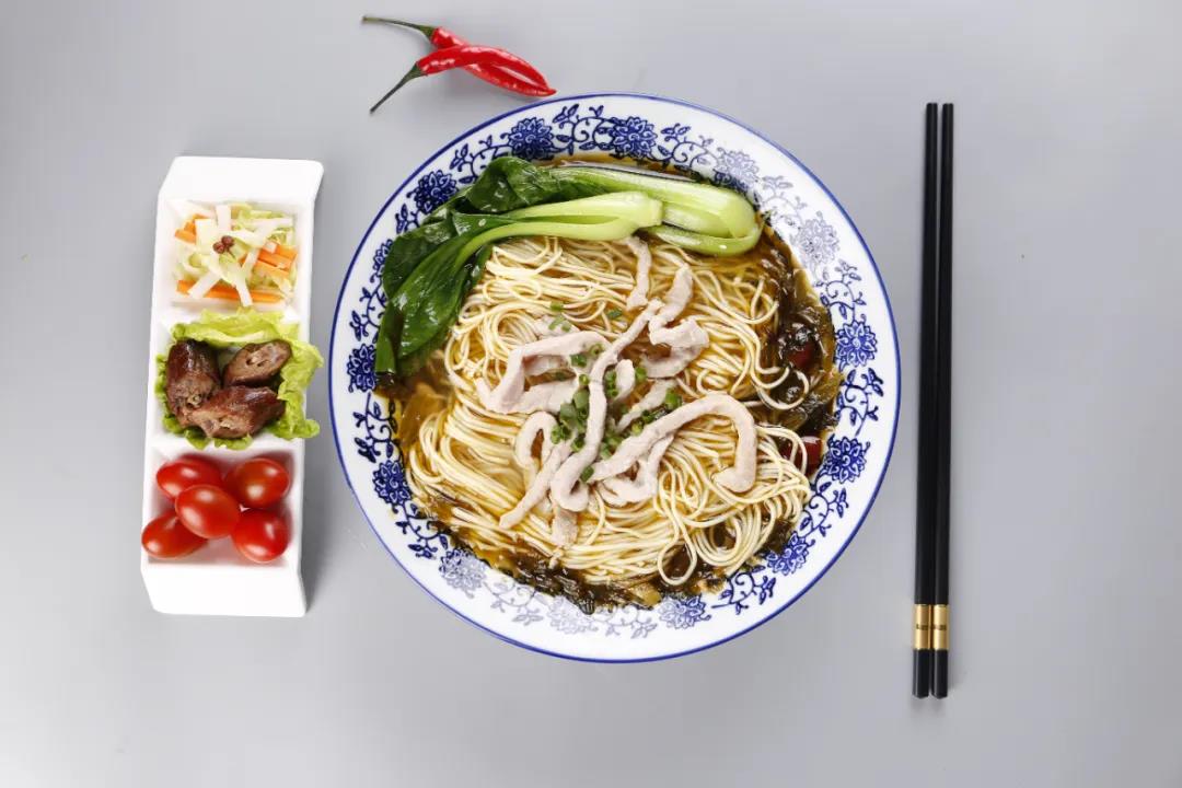“被人忽悠”開飯店，20萬打水漂，最后他總結(jié)了一句話