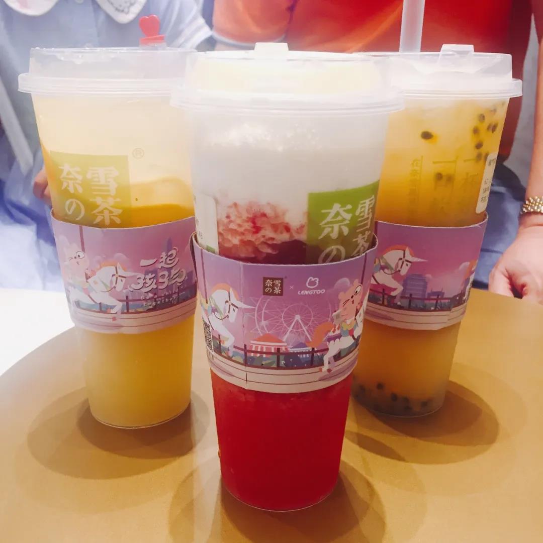 奈雪完成近億美金新融資；西貝因茶位費遭投訴；上海一男子因吃河豚成植物人