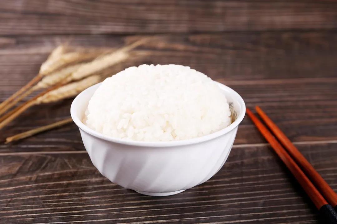 餐飲是個(gè)勤行，掙的都是辛苦錢(qián)，不松勁才能挺過(guò)去！