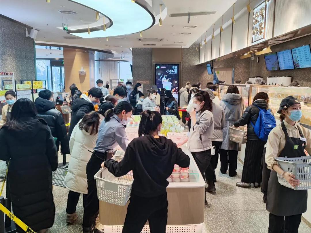 奈雪哈爾濱單店日營收40萬刷新紀(jì)錄，店員開工喜提獎金萬余元
