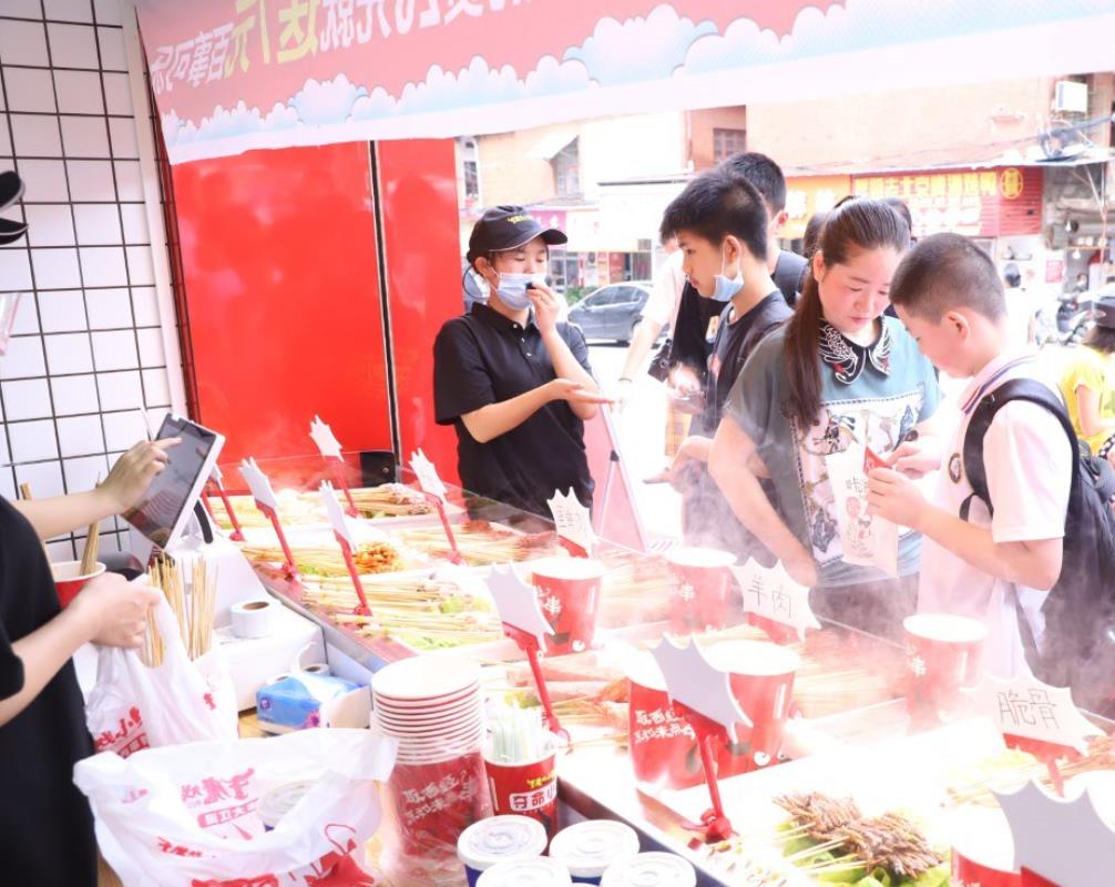 逆勢(shì)拓張400+店，年銷10億+串，它是怎么做到的？