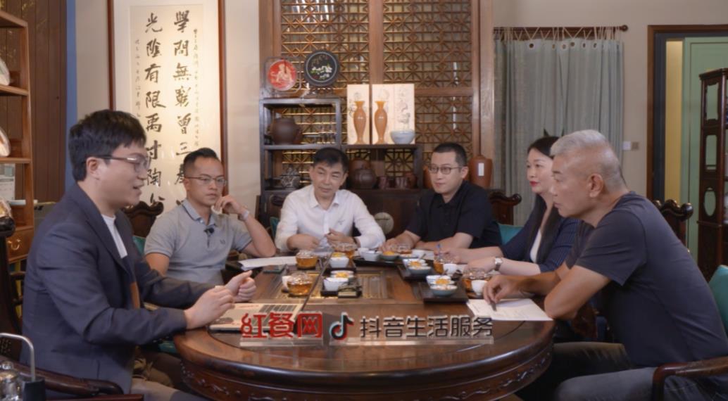 18位餐飲人齊聚，共同探討特殊時(shí)期線上經(jīng)營(yíng)新趨勢(shì)、增長(zhǎng)新方法