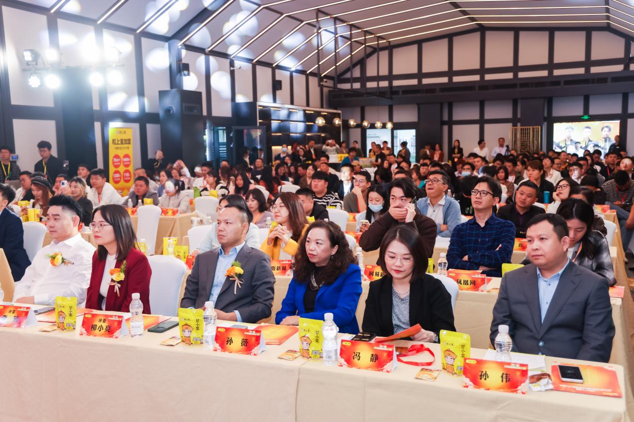 板栗界的“炒王”！上海小伙年炒20噸，勇奪板栗炒制大賽冠軍
