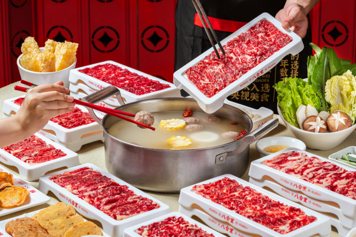 一人食火鍋“受害者”爆火后，八合里火鍋官方回應來了|餐飲界