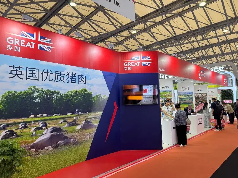 英國農(nóng)業(yè)與園藝發(fā)展委員會(huì)亮相2025年SIAL西雅國際食品和飲料展覽會(huì) 優(yōu)質(zhì)英國豬肉全面呈現(xiàn)，深化中英食品行業(yè)合作|餐飲界