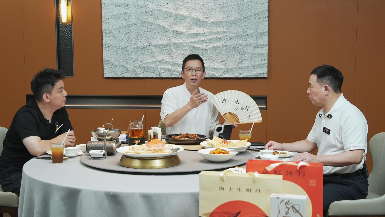 吳曉波探店徐記海鮮：在5萬億餐飲紅海中，讀懂“難而正確”的長期主義|餐飲界