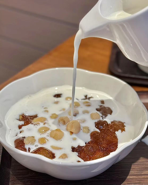 這杯麥記牛奶，怎么悄悄開遍了全國？